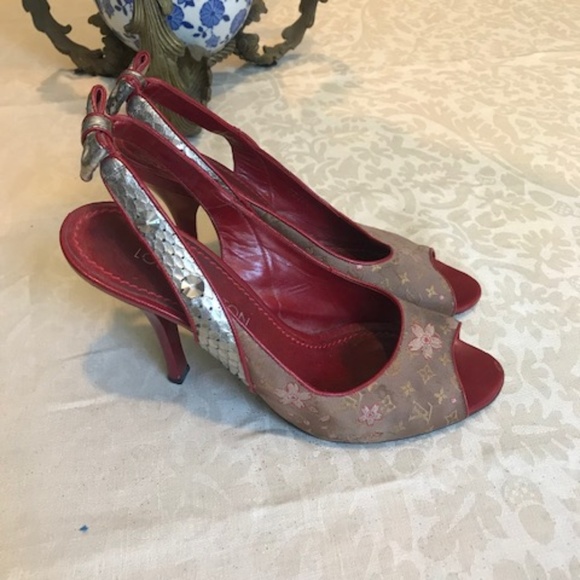 Vintage open toe Louis Vuitton floral heels - Picture 3 of 4